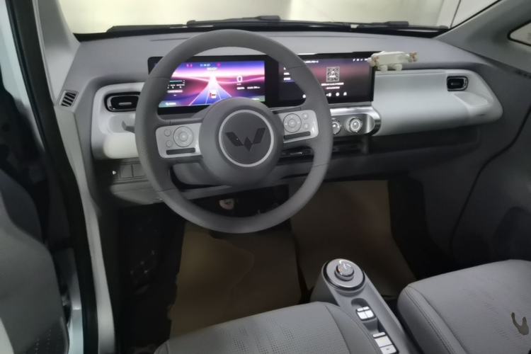 Used Wuling Air ev 2023 - Four Seats - Advanced Edition Center Console