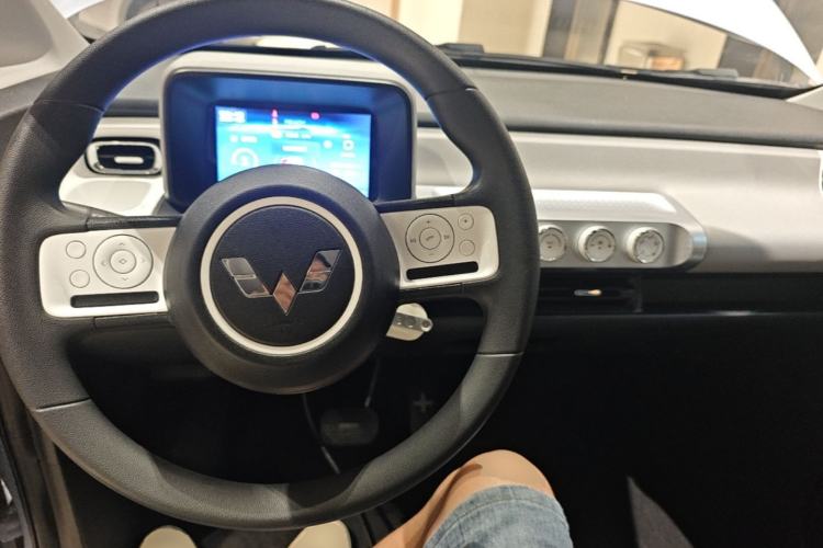 Used Wuling Air ev 2023 - Four Seats - Standard Edition Center Console