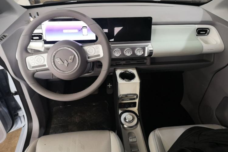 Used Wuling Air ev 2023 - Four Seats - Advanced Edition Center Console