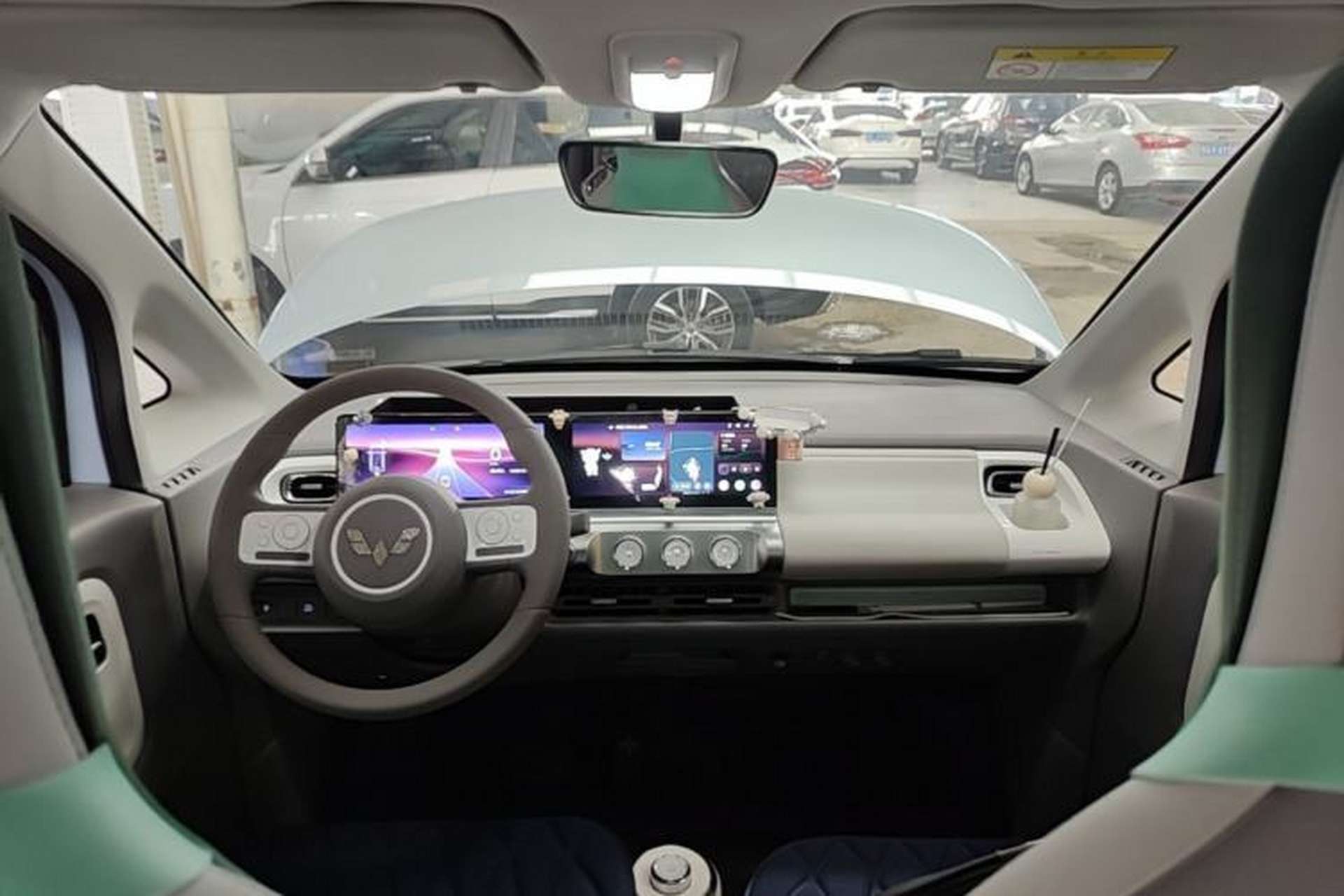 Used Wuling Air ev 2023 - Four Seats - Advanced Edition Center Console