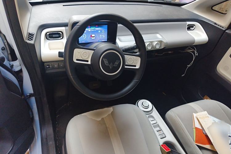 Used Wuling Air ev 2023 - Four Seats - Standard Edition Center Console