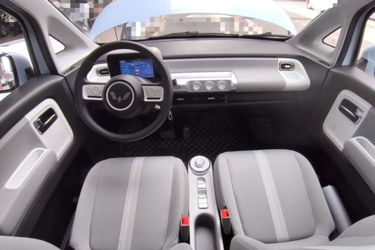 Used Wuling Air ev 2023 - Four Seats - Standard Edition Center Console