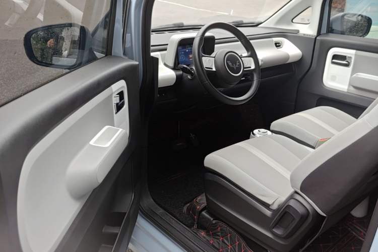 Used Wuling Air ev 2023 - Four Seats - Standard Edition Driver Seat