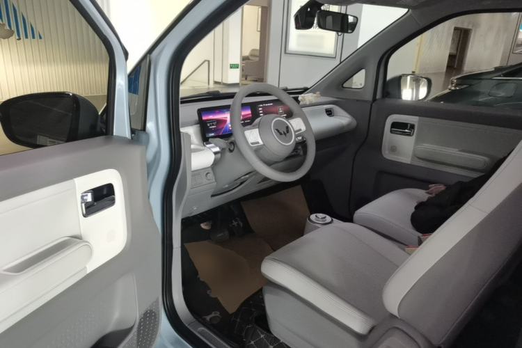 Used Wuling Air ev 2023 - Four Seats - Advanced Edition Driver Seat