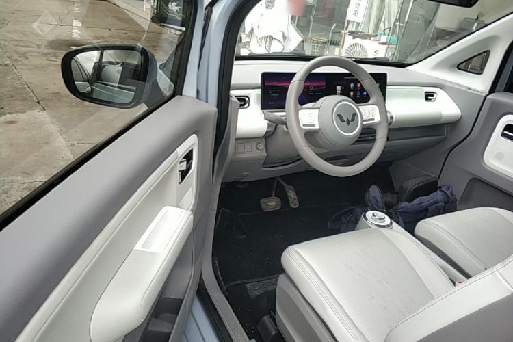 Used Wuling Air ev 2023 - Four Seats - Advanced Edition Driver Seat