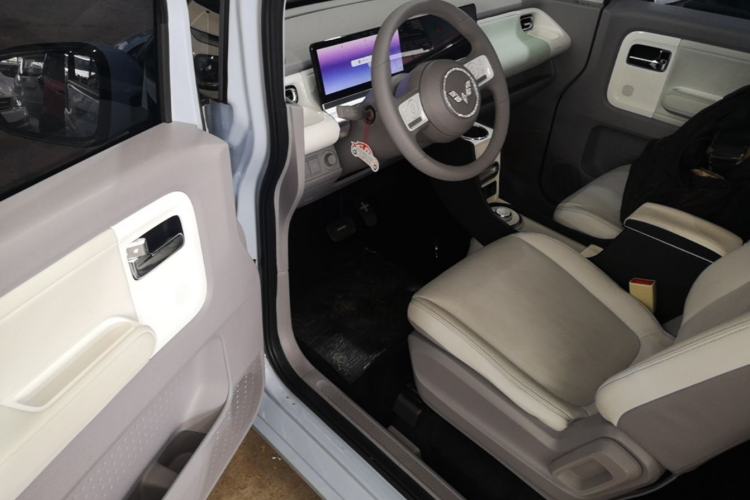 Used Wuling Air ev 2023 - Four Seats - Advanced Edition Driver Seat