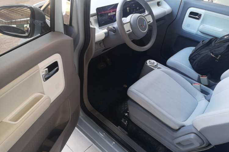 Used Wuling Air ev 2023 - Four Seats - Advanced Edition Driver Seat