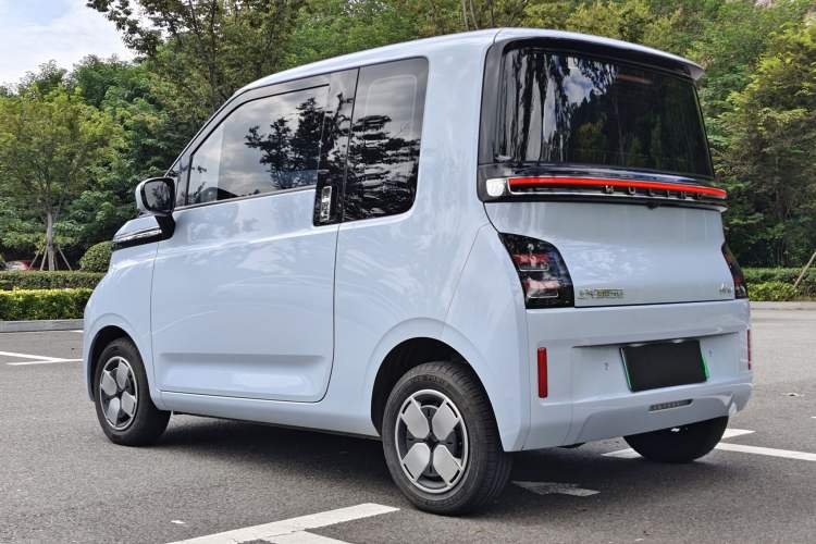 Used Wuling Air ev 2023 - Four Seats - Advanced Edition Exterior 5