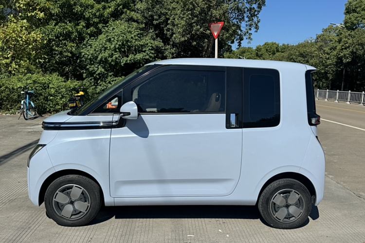 Used Wuling Air ev 2023 - Four Seats - Standard Edition Exterior 6