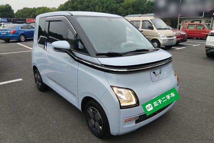 Used Wuling Air ev 2023 - Four Seats - Standard Edition Front Right 45 Deg