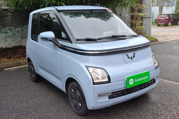 Used Wuling Air ev 2023 - Four Seats - Standard Edition Front Right 45 Deg