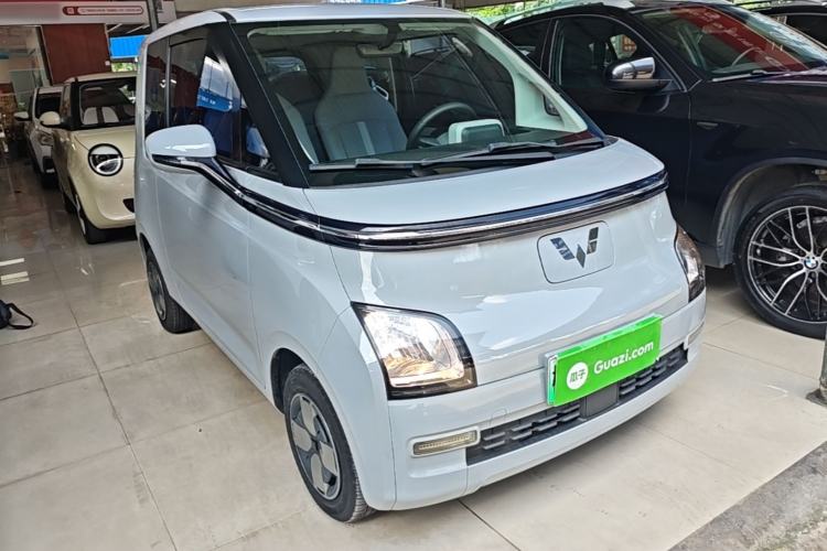 Used Wuling Air ev 2023 - Four Seats - Standard Edition Front Right 45 Deg
