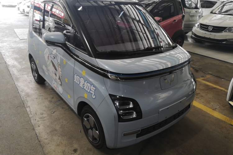 Used Wuling Air ev 2023 - Four Seats - Advanced Edition Front Right 45 Deg