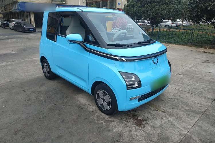 Used Wuling Air ev 2023 - Four Seats - Advanced Edition Front Right 45 Deg