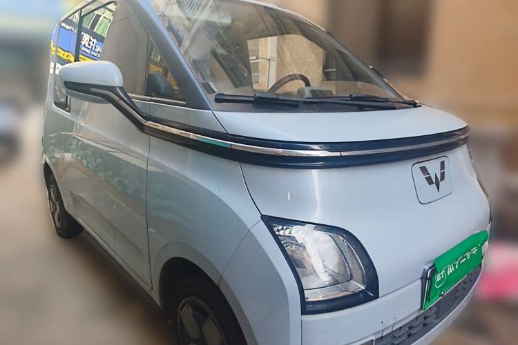 Used Wuling Air ev 2023 - Four Seats - Standard Edition Front Right 45 Deg