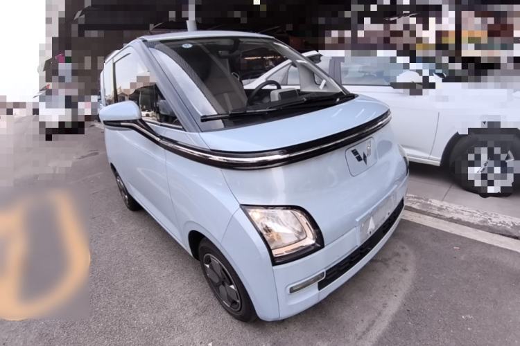 Used Wuling Air ev 2023 - Four Seats - Standard Edition Front Right 45 Deg
