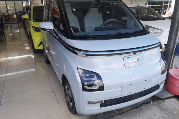 Used Wuling Air ev 2023 - Four Seats - Advanced Edition Front Right 45 Deg