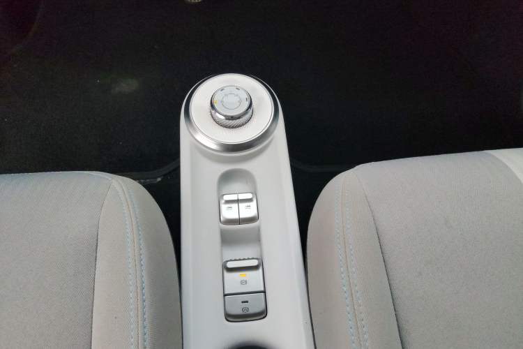 Used Wuling Air ev 2023 - Four Seats - Standard Edition Gear Lever