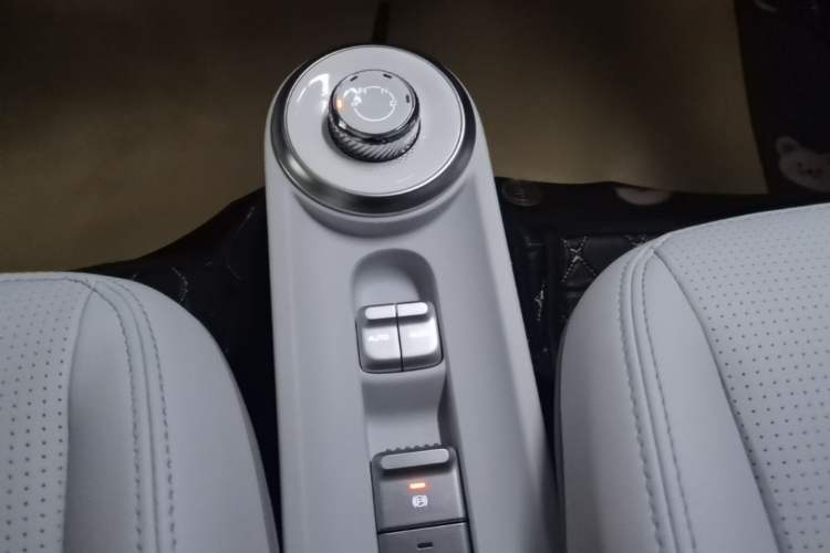 Used Wuling Air ev 2023 - Four Seats - Advanced Edition Gear Lever
