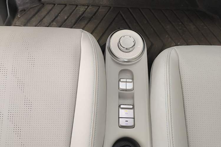 Used Wuling Air ev 2023 - Four Seats - Advanced Edition Gear Lever