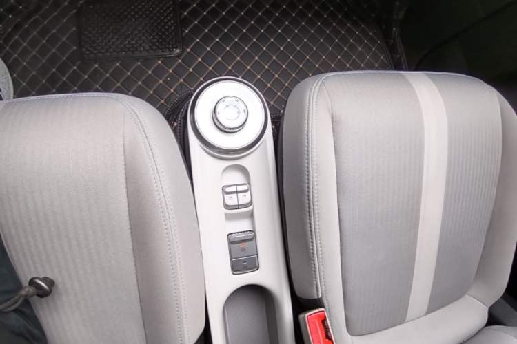 Used Wuling Air ev 2023 - Four Seats - Standard Edition Gear Lever