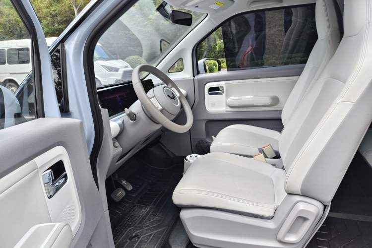 Used Wuling Air ev 2023 - Four Seats - Advanced Edition Interior 1