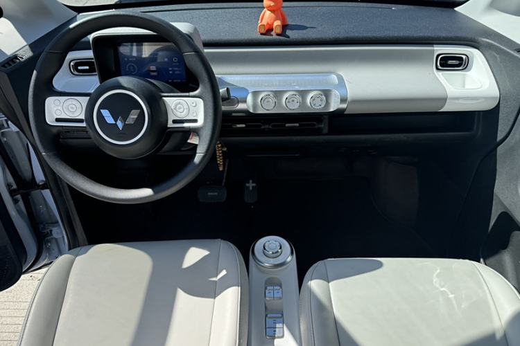 Used Wuling Air ev 2023 - Four Seats - Standard Edition Interior 3