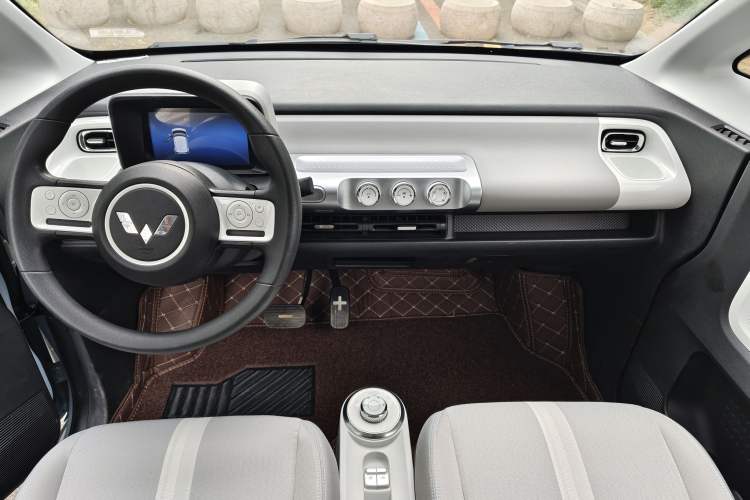 Used Wuling Air ev 2023 - Four Seats - Standard Edition Interior 7