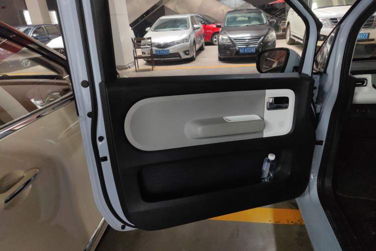 Used Wuling Air ev 2023 - Four Seats - Standard Edition Left Front Door Interior