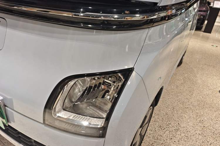 Used Wuling Air ev 2023 - Four Seats - Standard Edition Left Front Headlight