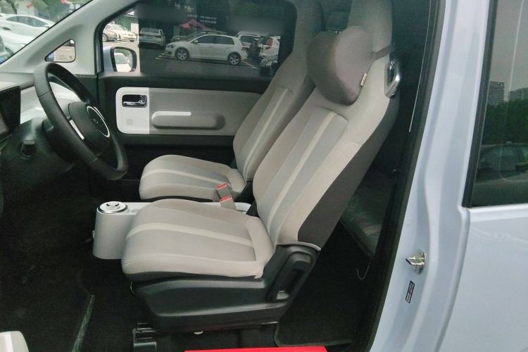 Used Wuling Air ev 2023 - Four Seats - Standard Edition Left Front Seat