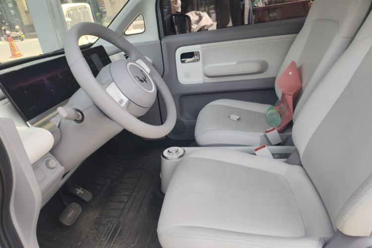 Used Wuling Air ev 2023 - Four Seats - Advanced Edition Left Front Seat