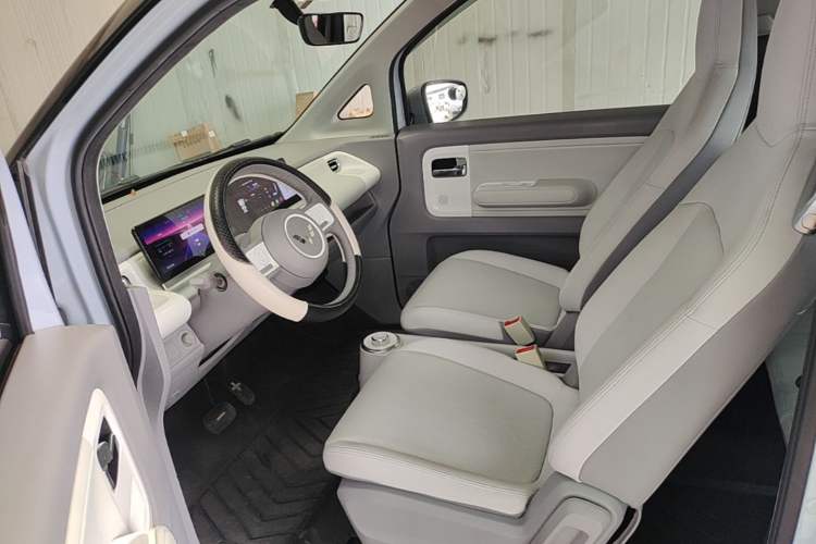 Used Wuling Air ev 2023 - Four Seats - Advanced Edition Left Front Seat