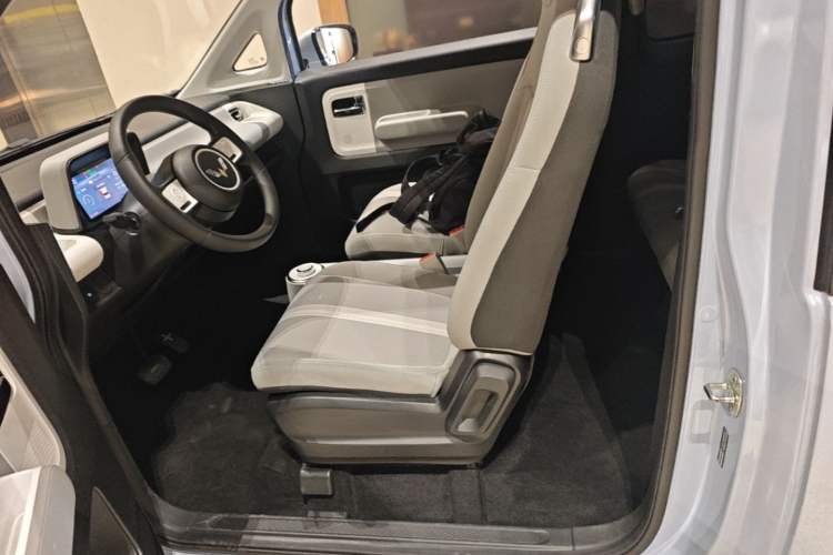 Used Wuling Air ev 2023 - Four Seats - Standard Edition Left Front Seat