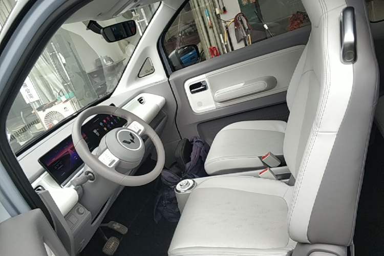 Used Wuling Air ev 2023 - Four Seats - Advanced Edition Left Front Seat