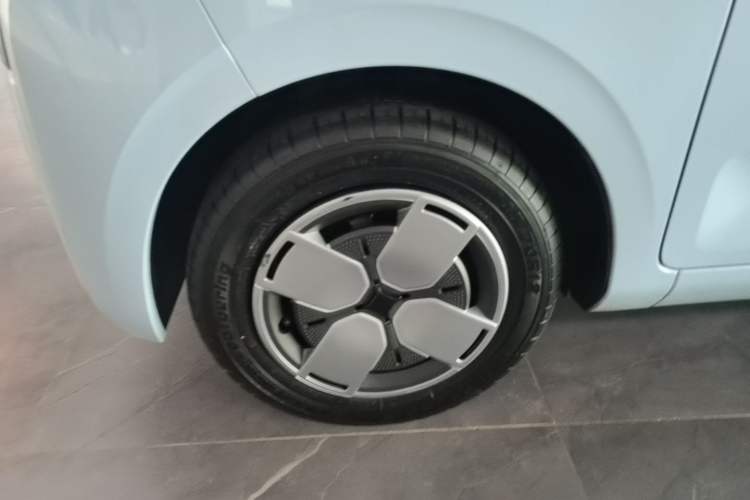 Used Wuling Air ev 2023 - Four Seats - Advanced Edition Left Front Wheel Hub