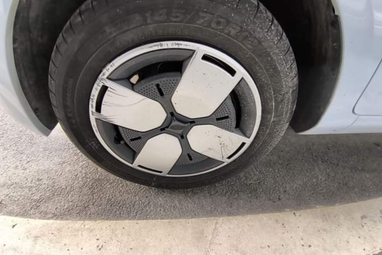 Used Wuling Air ev 2023 - Four Seats - Standard Edition Left Front Wheel Hub