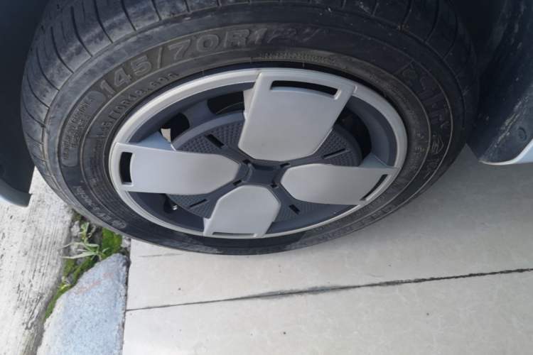 Used Wuling Air ev 2023 - Four Seats - Advanced Edition Left Front Wheel Hub