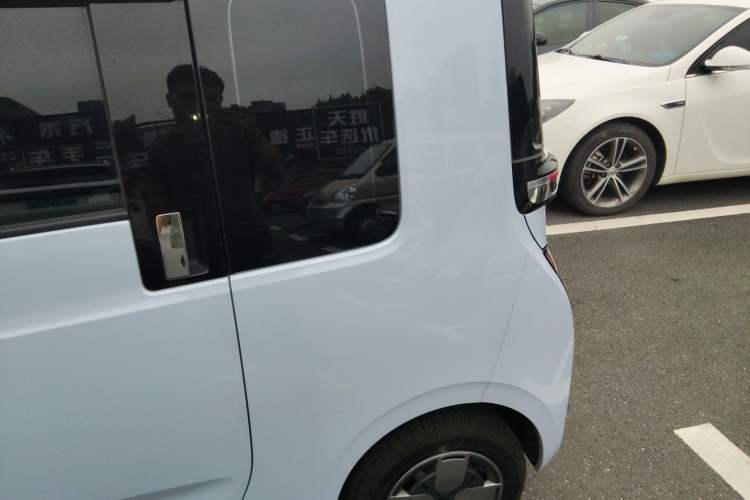Used Wuling Air ev 2023 - Four Seats - Standard Edition Left Rear Door Interior