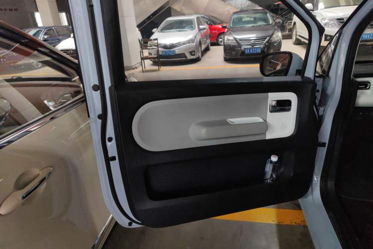 Used Wuling Air ev 2023 - Four Seats - Standard Edition Left Rear Door Interior