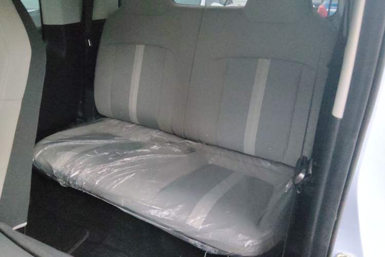 Used Wuling Air ev 2023 - Four Seats - Standard Edition Left Rear Seat