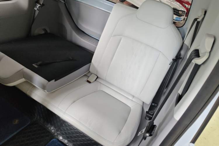 Used Wuling Air ev 2023 - Four Seats - Advanced Edition Left Rear Seat