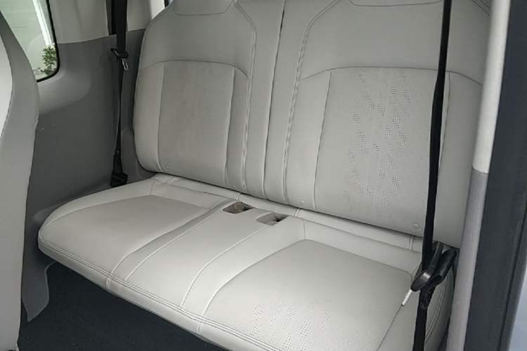 Used Wuling Air ev 2023 - Four Seats - Advanced Edition Left Rear Seat