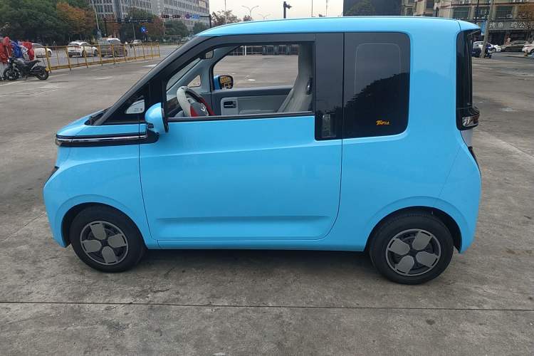 Used Wuling Air ev 2023 - Four Seats - Advanced Edition Left Side