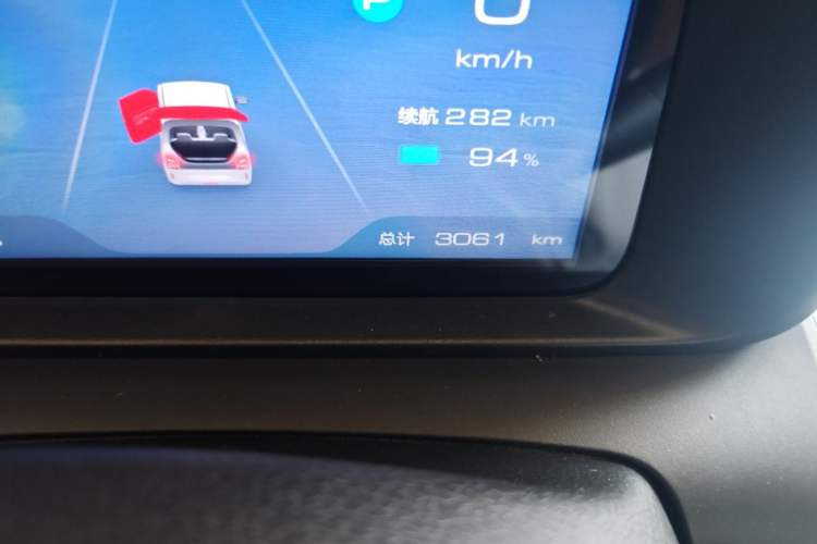 Used Wuling Air ev 2023 - Four Seats - Standard Edition Odometer Close Up