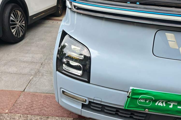 Used Wuling Air ev 2023 - Four Seats - Advanced Edition Right Front Headlight