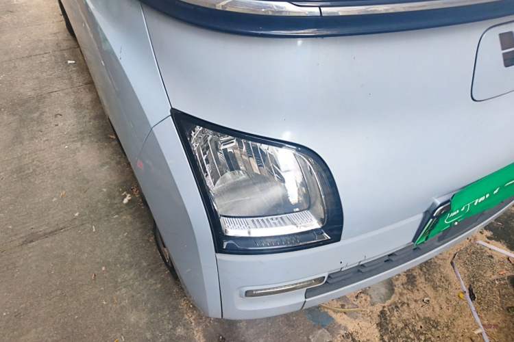 Used Wuling Air ev 2023 - Four Seats - Standard Edition Right Front Headlight