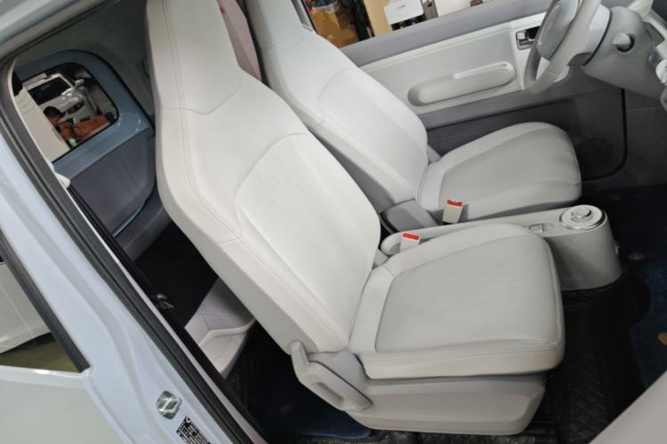 Used Wuling Air ev 2023 - Four Seats - Advanced Edition Right Front Seat