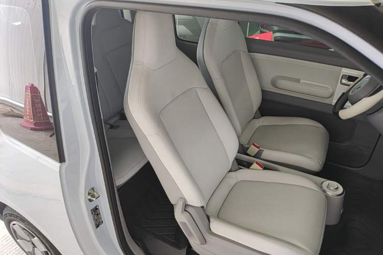 Used Wuling Air ev 2023 - Four Seats - Advanced Edition Right Front Seat