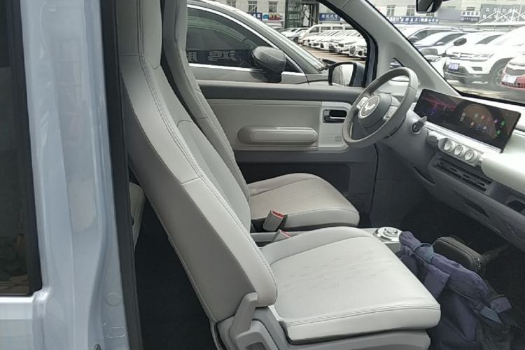 Used Wuling Air ev 2023 - Four Seats - Advanced Edition Right Front Seat
